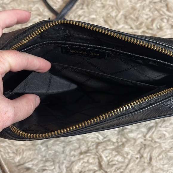 Michael kors black gold chain crossbody READ - Picture 7 of 7